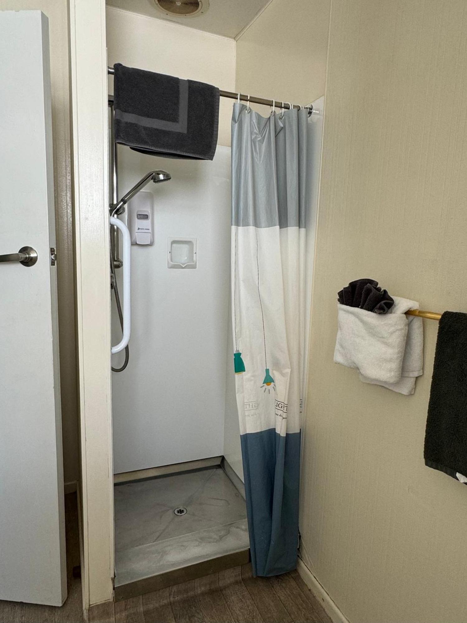 Diplomat Motel Christchurch Eksteriør billede